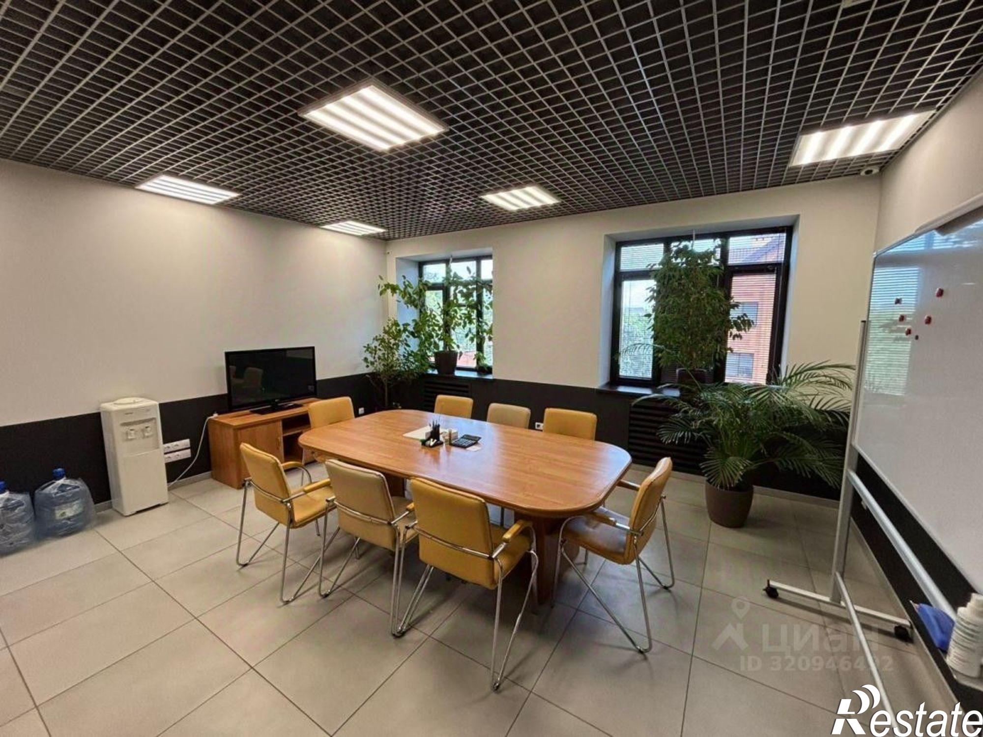 Сдать офис, помещение под офис за 200 000 рублей на ул Андреевская, 12