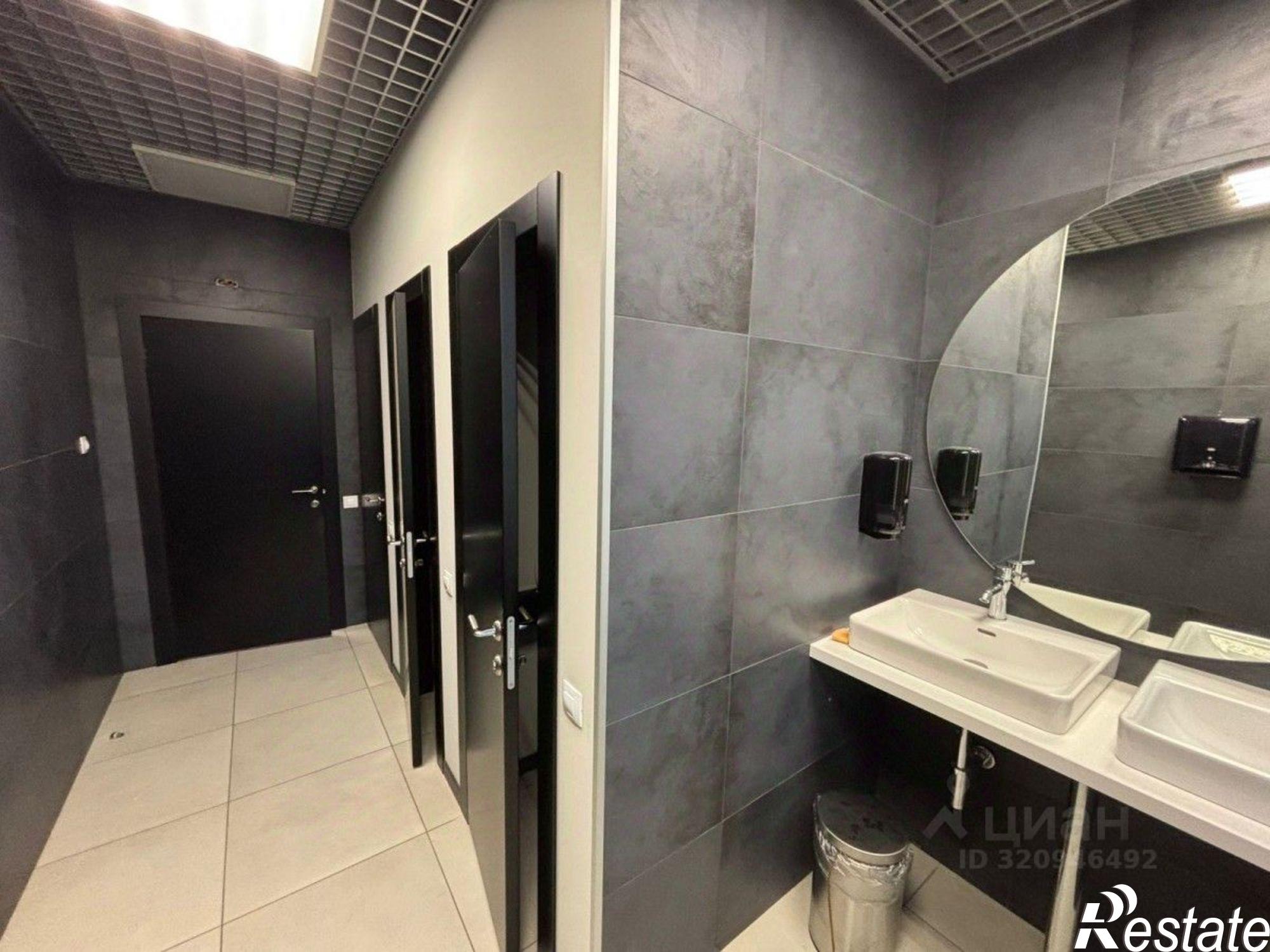 Сдать офис, помещение под офис за 200 000 рублей на ул Андреевская, 12