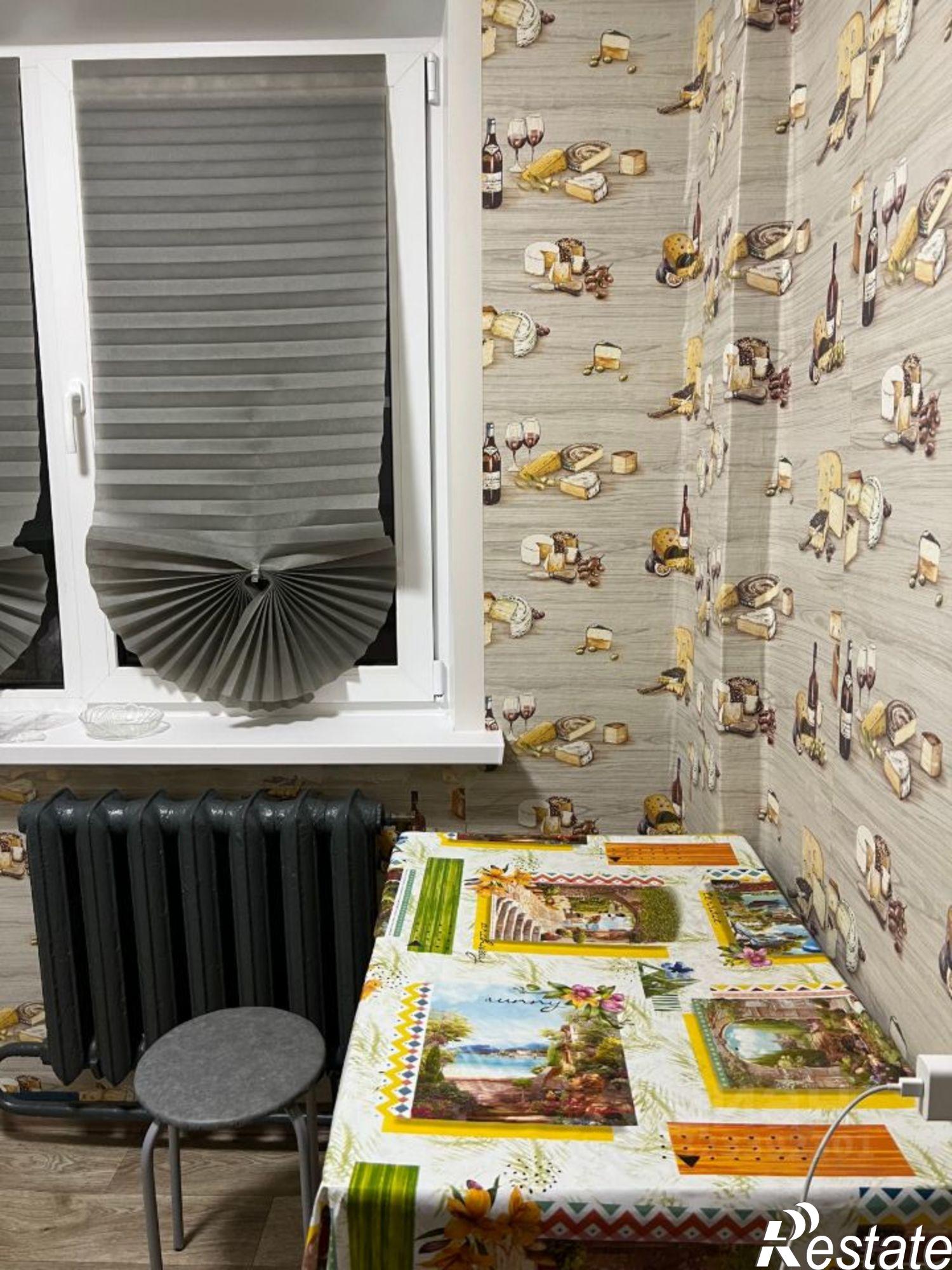 Купить комнату за 1 800 000 рублей на Великий Новгород, Октябрьская улица, 12к1