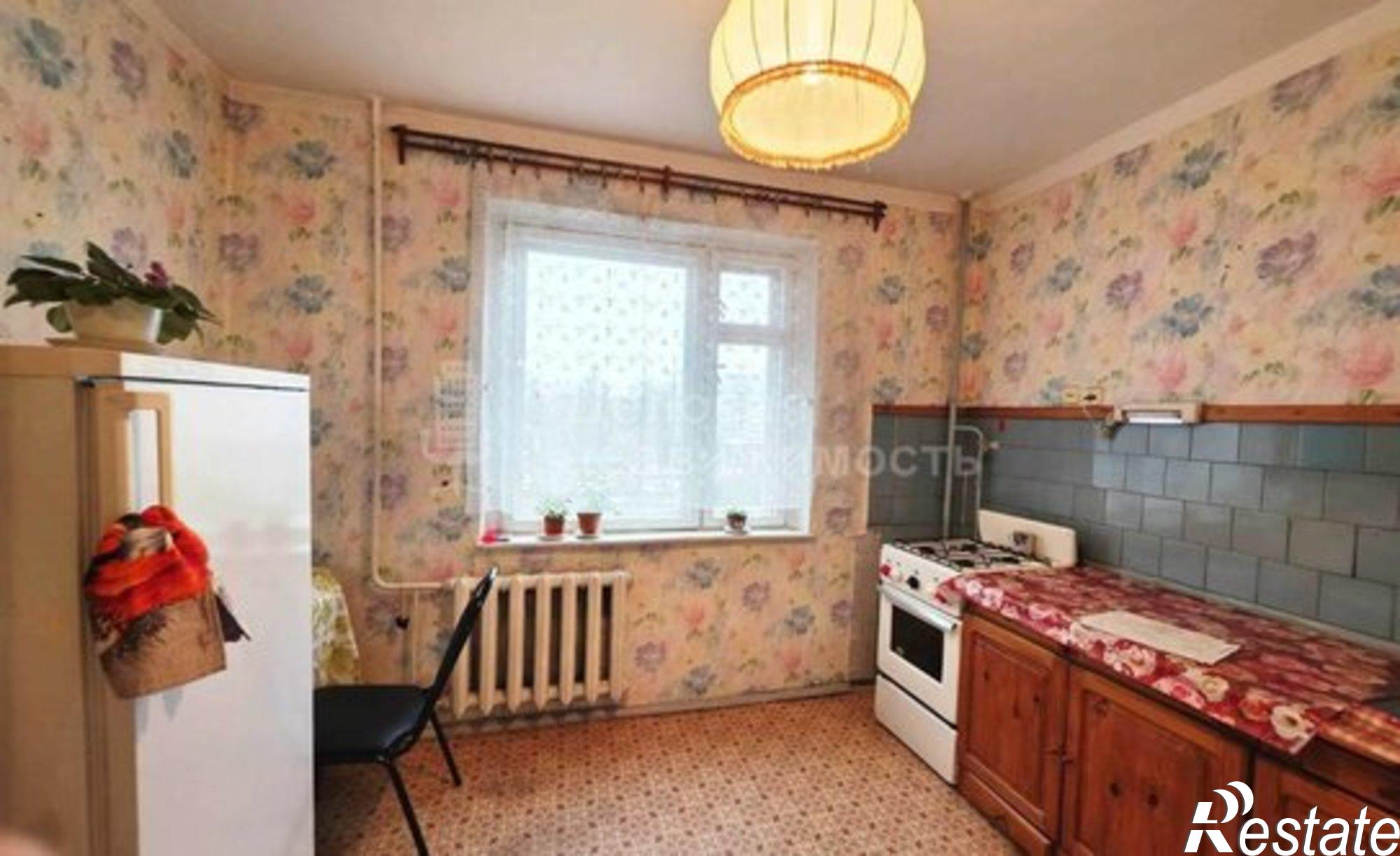 Купить квартиру за 3 000 000 рублей на Великий Новгород, Западный район, улица Кочетова, 1